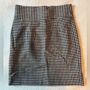 NEW Banana Republic Houndstooth Pencil Skirt - Black White, Sz 2